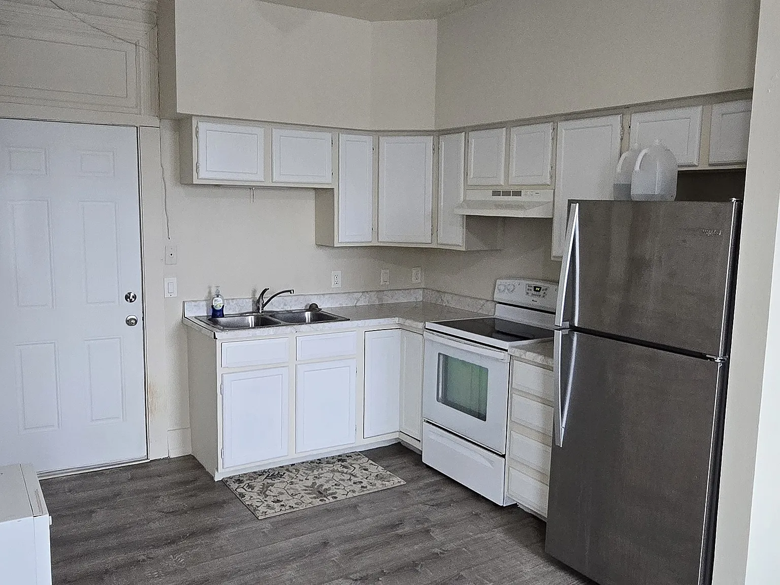 1 bed, 550 sqft, $700 — Photo 2