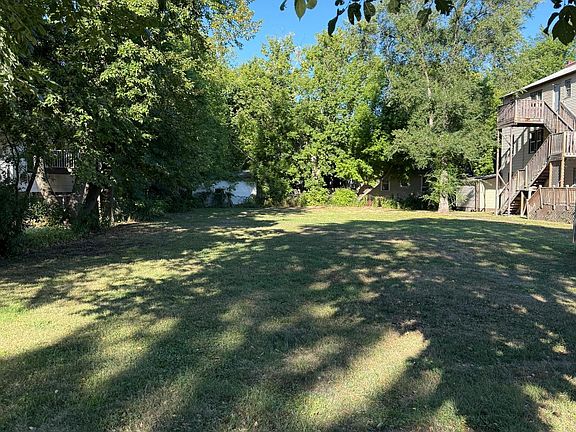 4th image of 305 University Dr S