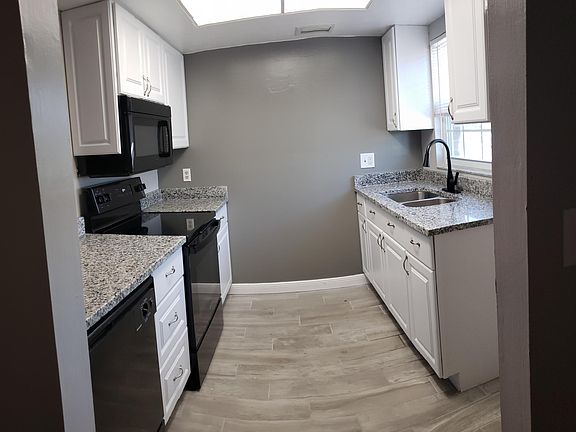 4th image of 9521 Lake Park Dr