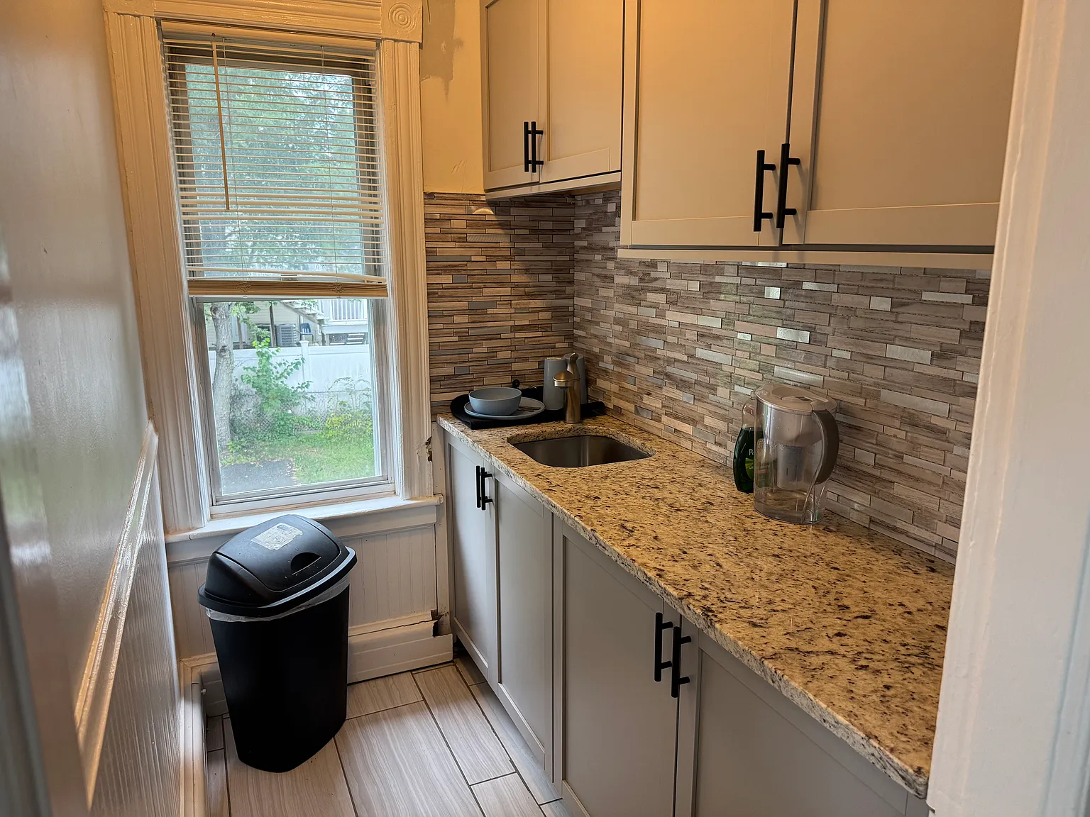 2 bed, 900 sqft, $2,300 — Photo 2