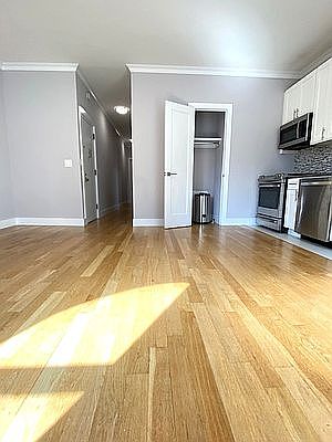 3rd image of 167 W 81st St APT 5E