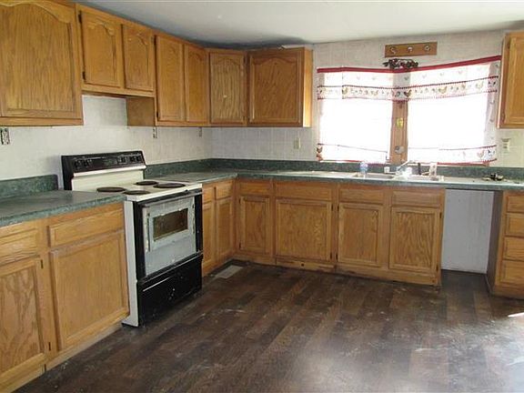 4th image of 2715 Auburn St