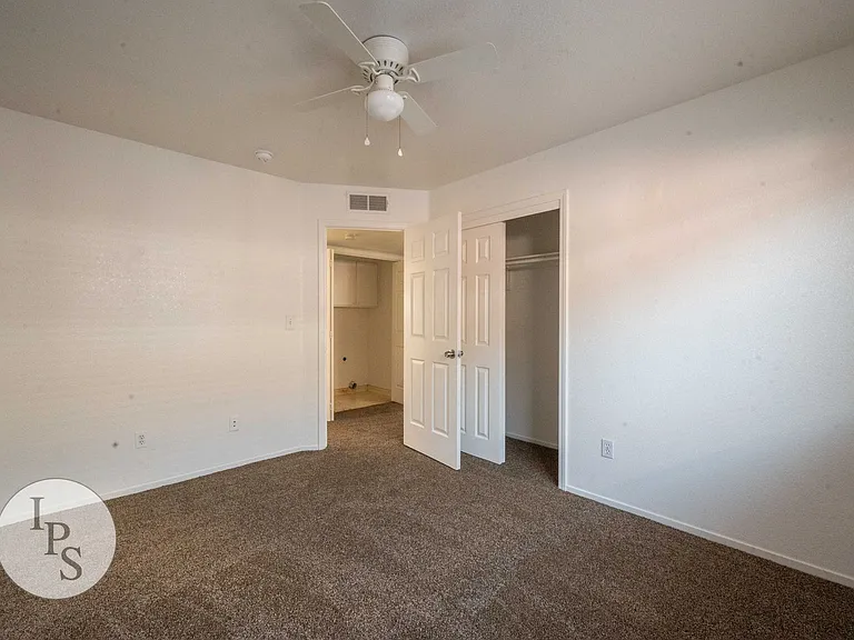 6691 N Constance Ave — Photo 4