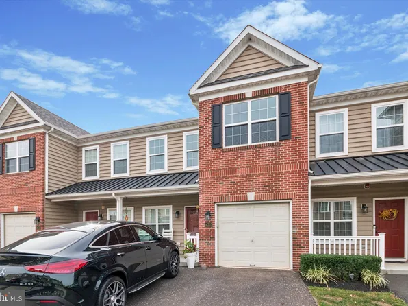 16707 River View Cir, Bristol, PA 19007