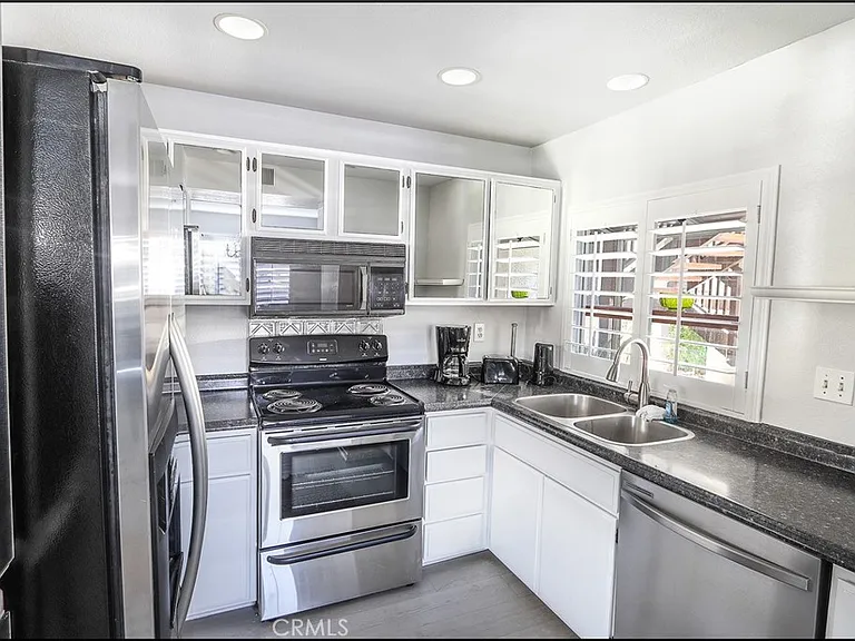 30 Corniche Dr #D — Photo 10