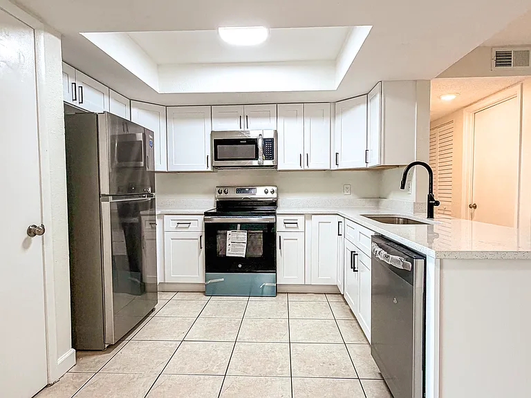 213 McKay Dr #J — Photo 5