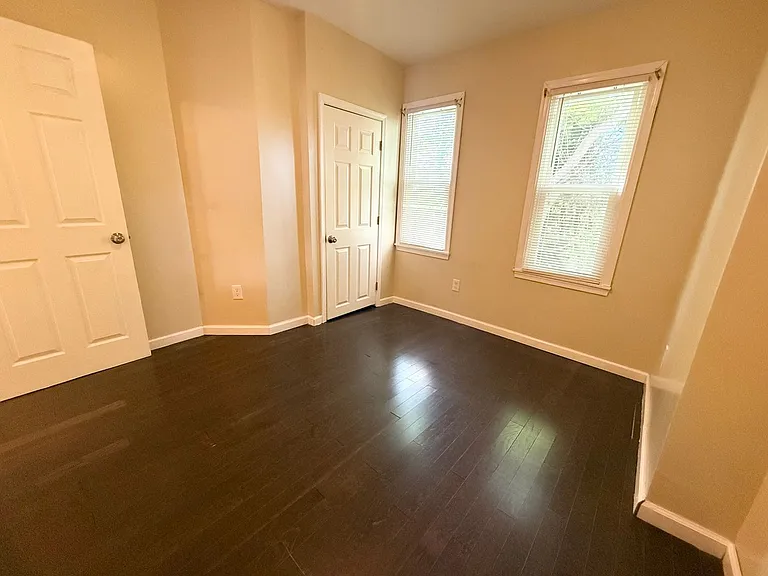7275 Saybrook Ave — Photo 20