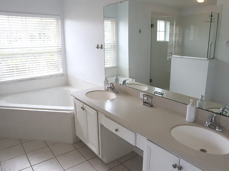 2951 Marbella Dr — Photo 14