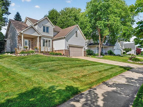 3rd image of 842 Northern Ridge Dr