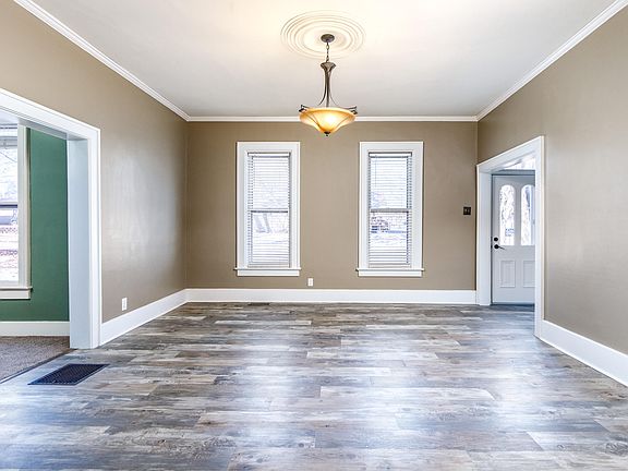 3rd image of 434 Mamie Eisenhower Ave