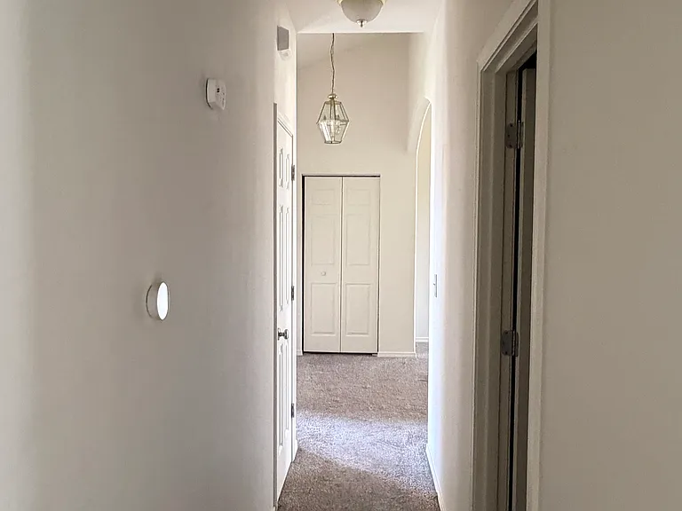 8412 Hudson Ct — Photo 9