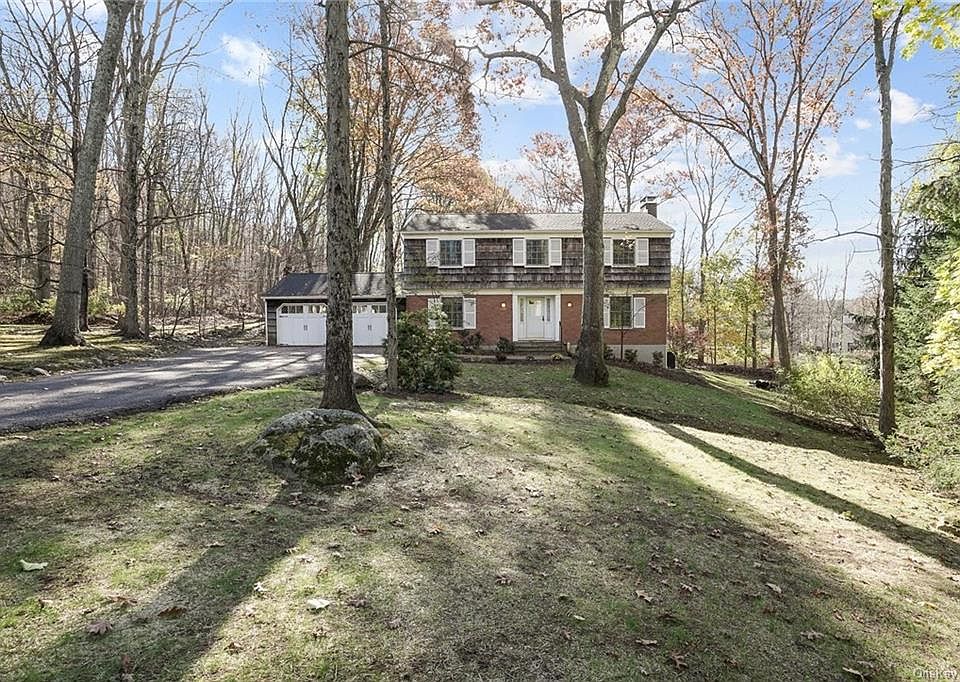 1st image of 21 Carol Dr