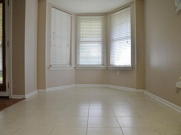 4th image of 109 Timber Creek Dr