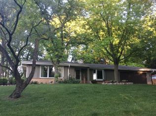 4738 S Fairview Dr, New Berlin, WI 53146