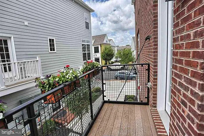 141 Putnam Way