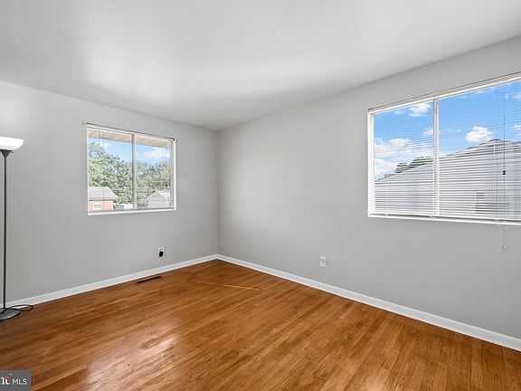 4th image of 4044 Carthage Rd