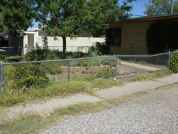 2nd image of 1512 & 1514 Amherst Dr SE
