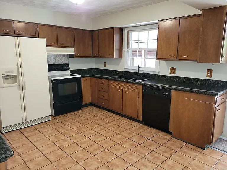 3915 S Orchard Ct — Photo 35