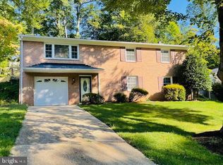 8626 Kerry Ln, Springfield, VA 22152
