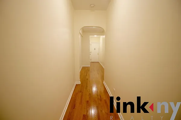 Rented by Link NY Realty | media 28