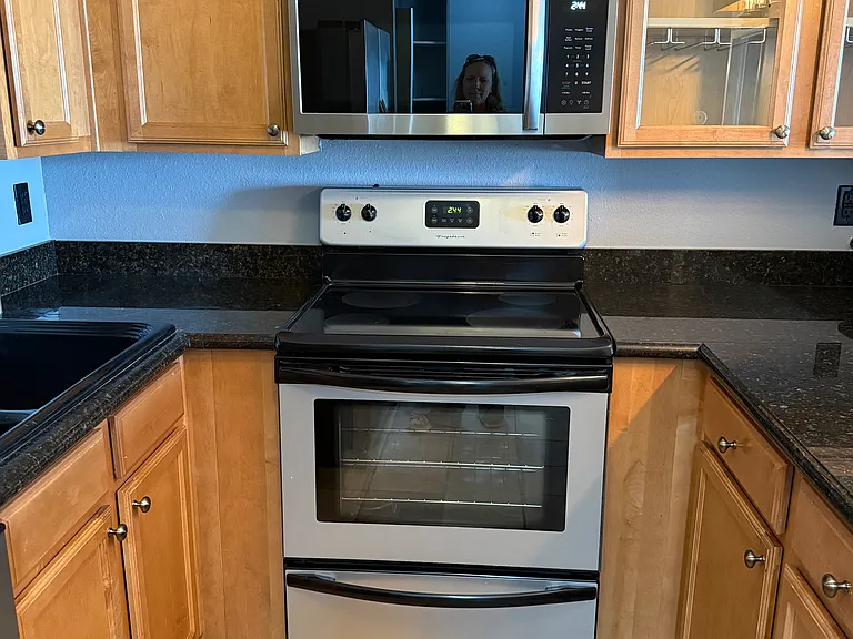 3030 Suncrest Dr #212 — Photo 6