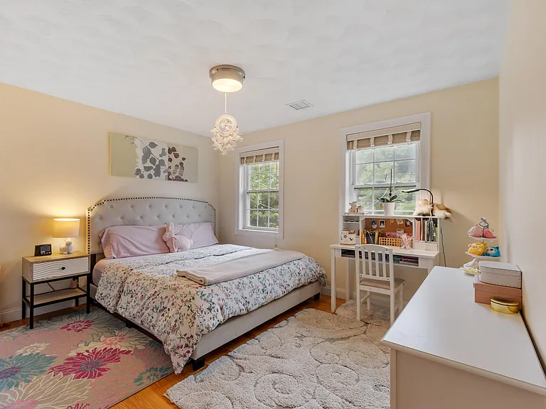 186 Salem St — Photo 22