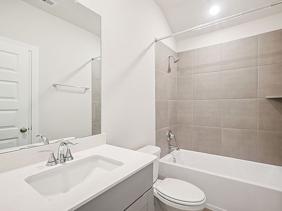 The Preston floorplan in Massey Oaks of Pearland, TX.