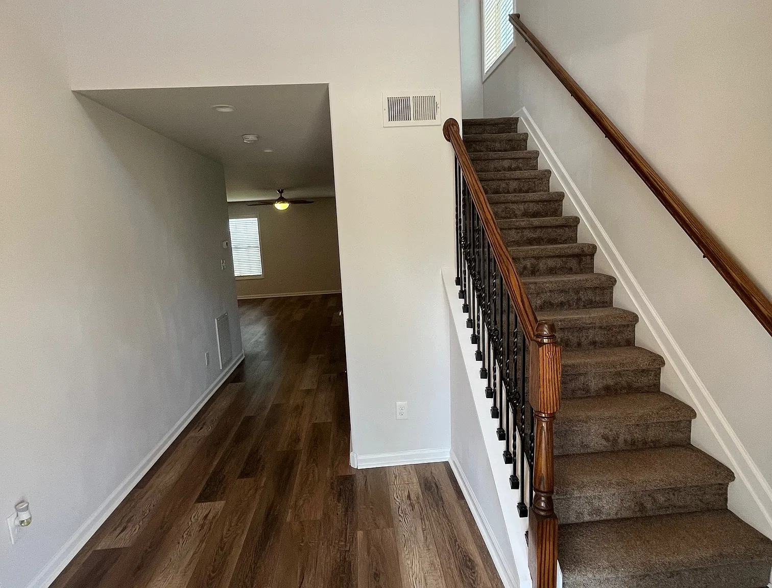 3 bed, 2.5 bath, 1756 sqft, $2,150 — Photo 2