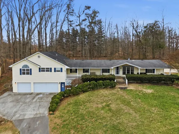 8235 Greenwell Rd, Knoxville, TN 37938