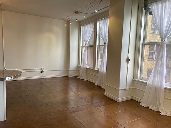 2nd image of 215 W 7th St APT 912