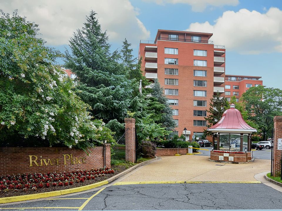 1st image of 1011 Arlington Blvd APT 805