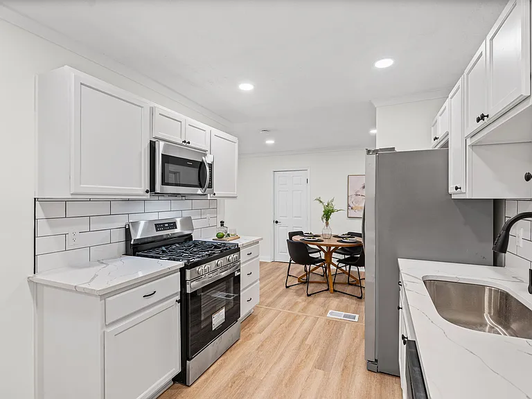 7615 Terrace St — Photo 13