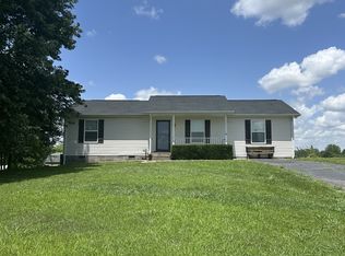 5208 Drake Rd, Cedar Hill, TN 37032