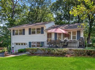 2 Beech Rd, Suffern, NY 10901