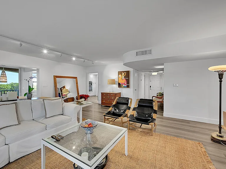 2871 N Ocean Blvd #D302 — Photo 7