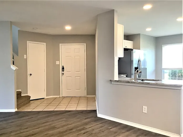 629 Duke Dr — Photo 8