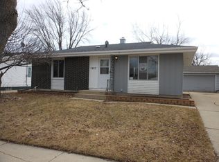 1927 88th St, Kenosha, WI 53143