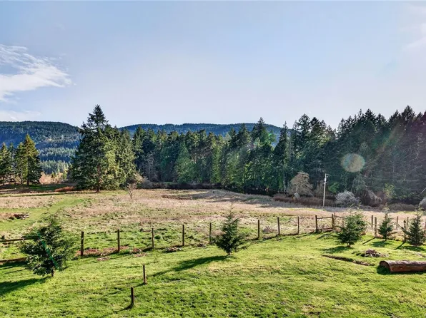 133 Baker Rd, Saltspring Island, BC V8K 2N6