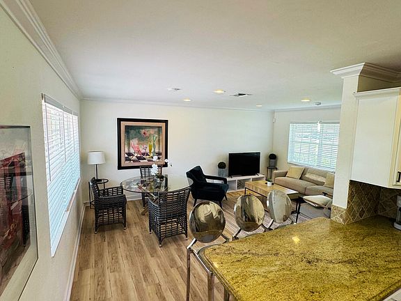 5th image of 300 NE 7th St