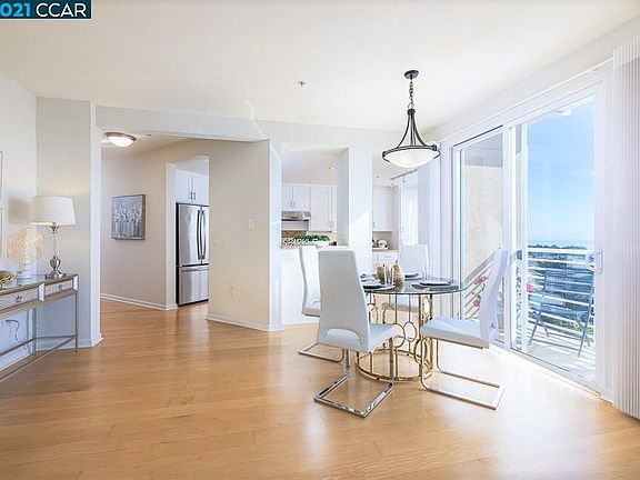 4th image of 401 Crescent Ct APT 4411