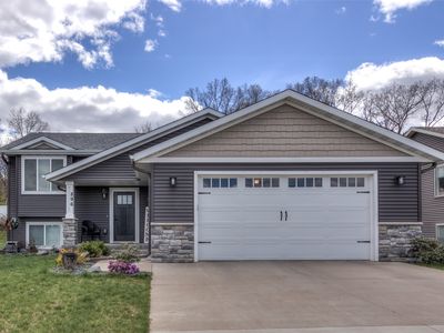 896 Glacier Drive, Altoona, WI, 54720