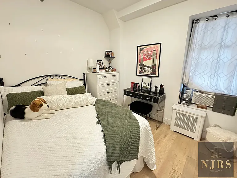230 W 97th St #2F — Photo 7