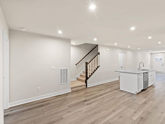 5th image of 540 Ryegrass Way #29D