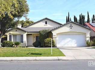 1110 Bluestone River Way, Bakersfield, CA 93311