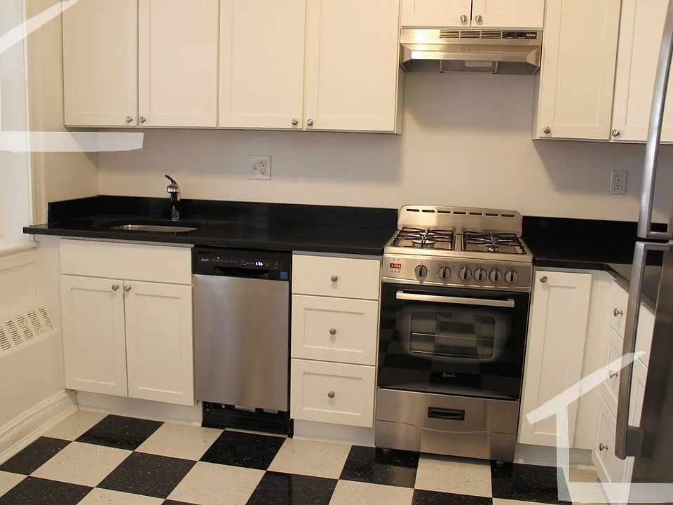 100 Brainerd Rd #2
