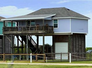 105 Jewel Dr, Crystal Beach, TX 77650