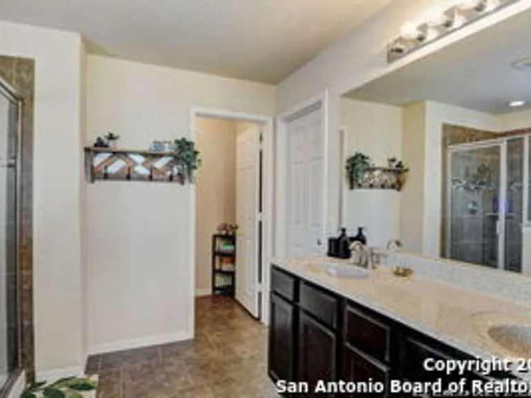 3929 Pease Park — Photo 19