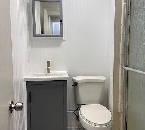 Newer bath with walk in shower