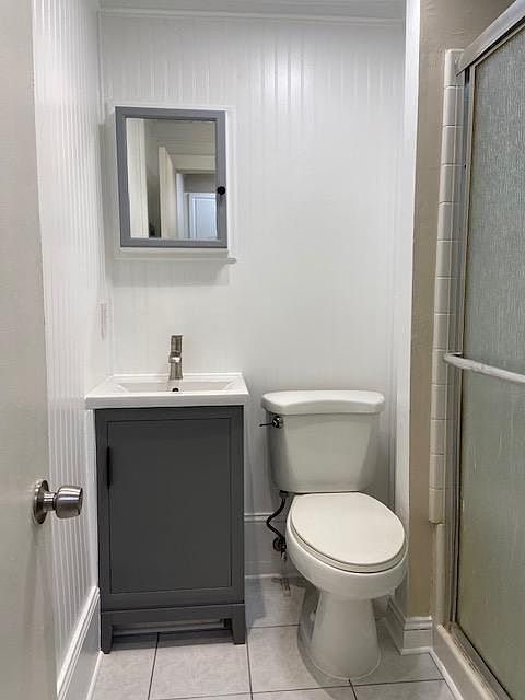 Newer bath with walk in shower