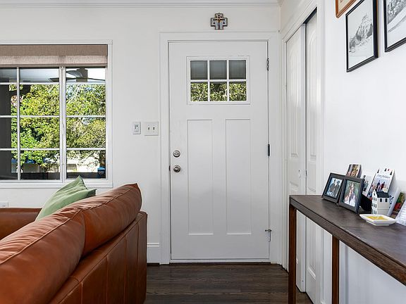 5th image of 2212 Sherwood Pl